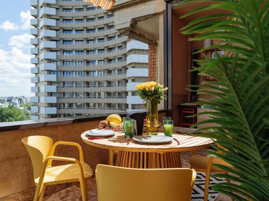 Terrasse Des Plongeurs Apartamento Bucareste Exterior foto