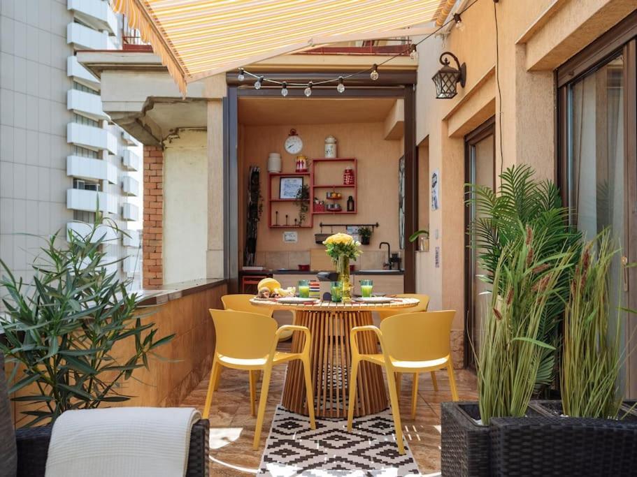 Terrasse Des Plongeurs Apartamento Bucareste Exterior foto